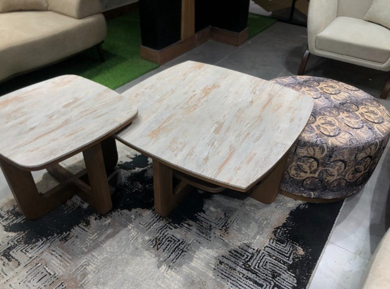 Moira Table Set